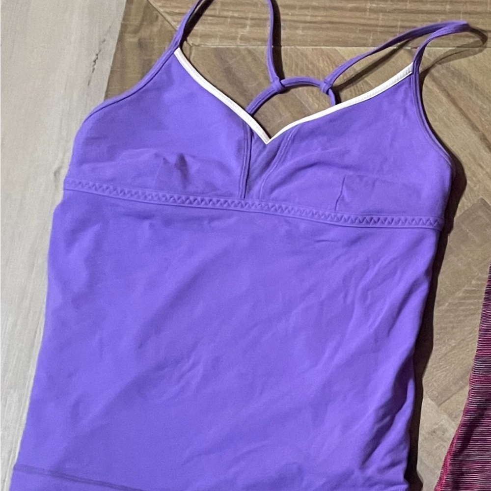 Lululemon tank size 10